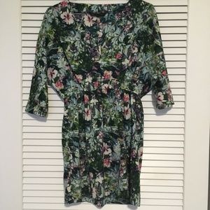 Sfera 🇪🇸 floral v neck dress | Size S